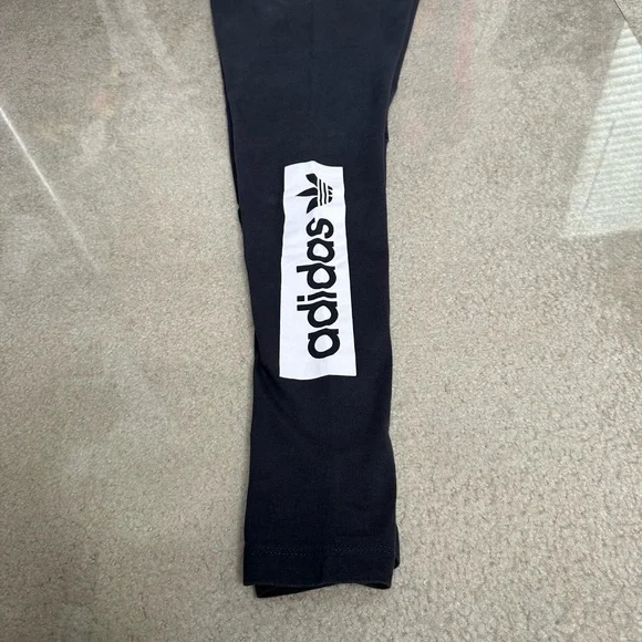 ADIDAS CHARCOAL GREY LEGGINGS & T SHIRT 2 PIECE SET XS/S - Picture 4 of 12